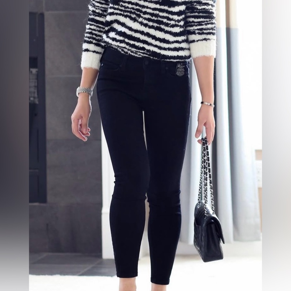 1822 Denim Black Skinny Jeans - Short Story Stylist Pants